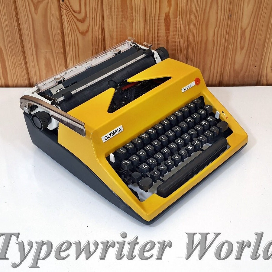 Olympia Monica Yellow Typewriter - Premium Gift / Typewriter World | Typewriter like new
