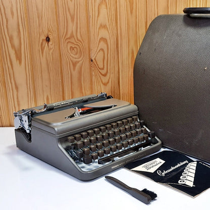 Triumph Typewriter - Antique Elegance, Fully Operational, Perfect Gift, Working Typewriter